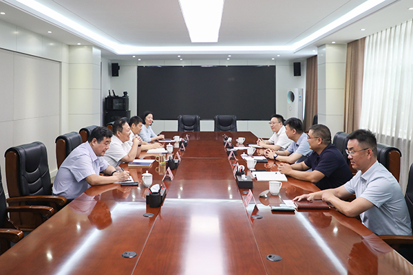 山東三箭集團(tuán)孫冠軍董事長一行赴天橋區(qū)拜訪交流